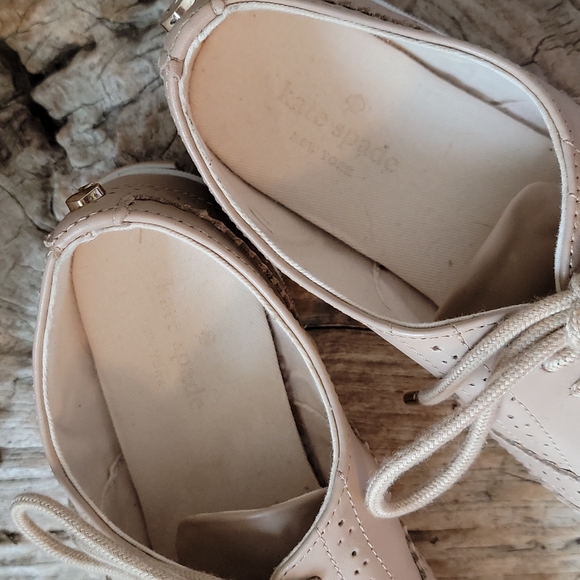 Kate Spade nude oxfords 5.5 - Picture 2 of 5